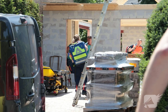 Ongeval tijdens bouwwerkzaamheden leidt tot ziekenhuisopname