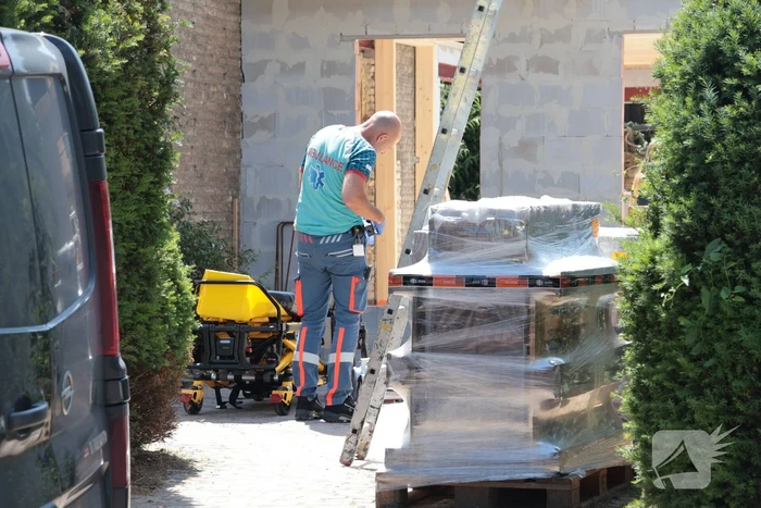 Ongeval tijdens bouwwerkzaamheden leidt tot ziekenhuisopname