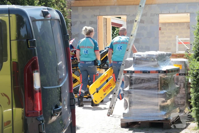 Ongeval tijdens bouwwerkzaamheden leidt tot ziekenhuisopname