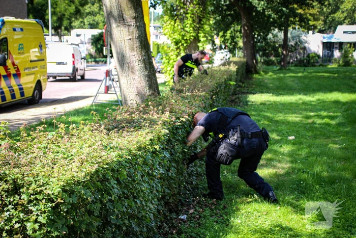 Aanrijding met scooter leidt tot zoektocht naar vuurwapen
