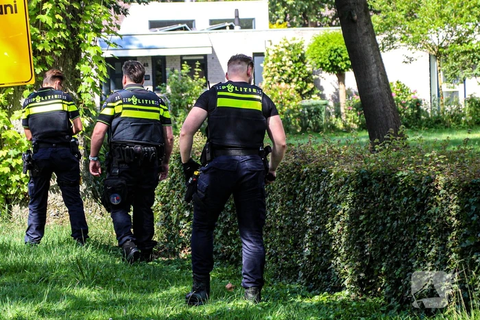 Aanrijding met scooter leidt tot zoektocht naar vuurwapen