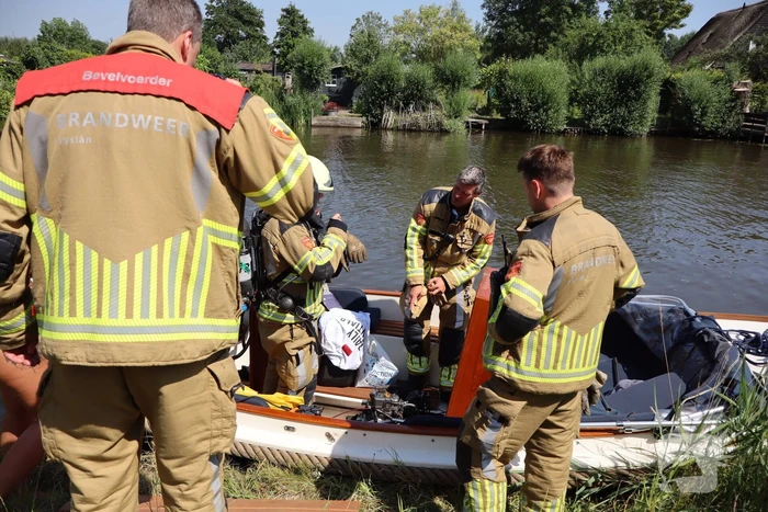 Brandweer onderzoekt recreatievaartuig na brandmelding