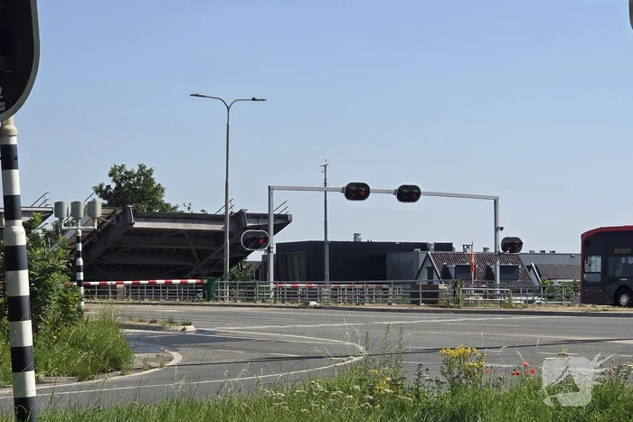 Leimuiderbrug sluit niet meer na doorgang scheepvaart