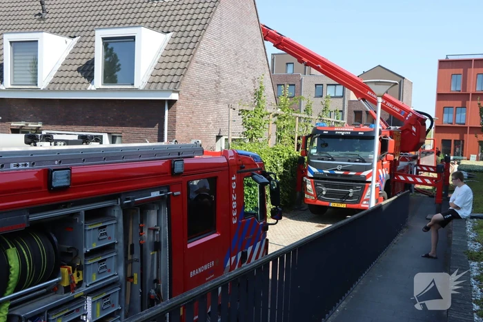 Bewoner nagekeken na uitslaande woningbrand