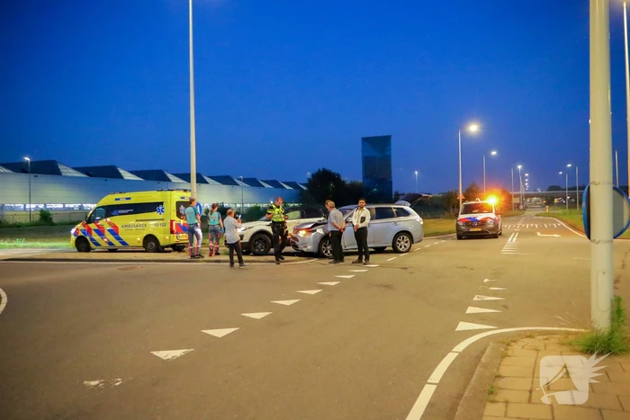 Aanrijding tussen meerdere voertuigen zorgt voor verwondingen