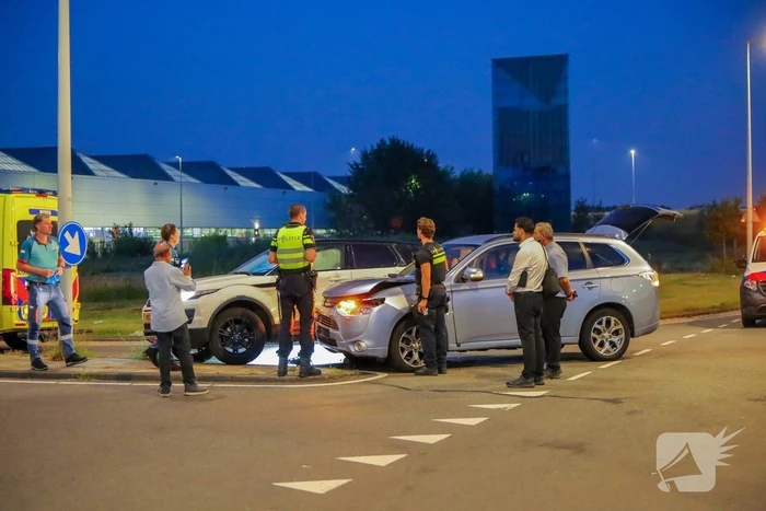 Aanrijding tussen meerdere voertuigen zorgt voor verwondingen