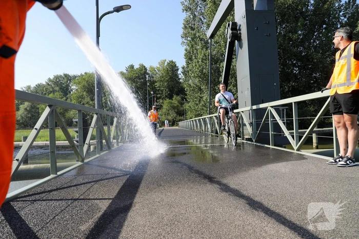 Gemeente voert koeling uit bij bruggen