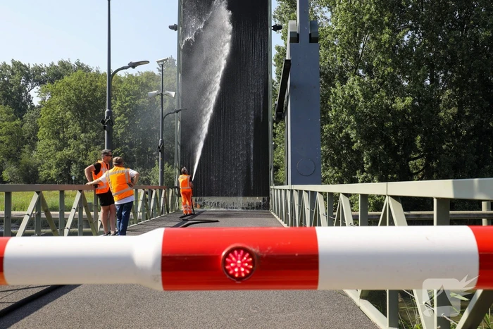 Gemeente voert koeling uit bij bruggen