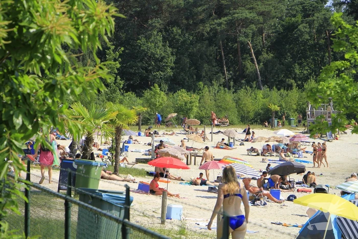 Enorme drukte bij strandlocatie