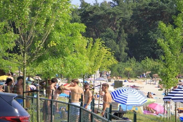 Enorme drukte bij strandlocatie
