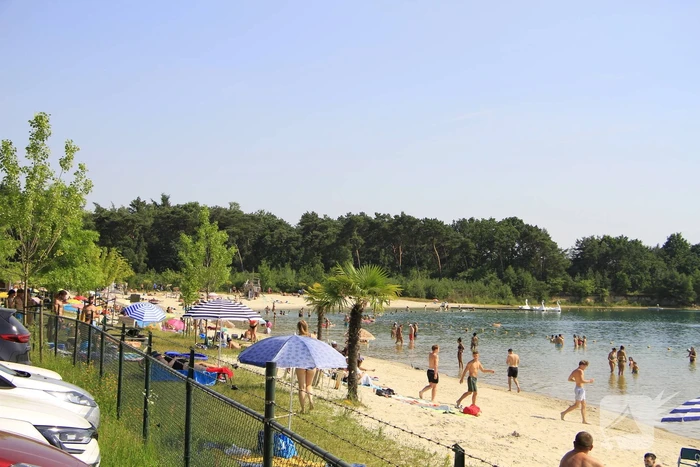 Enorme drukte bij strandlocatie
