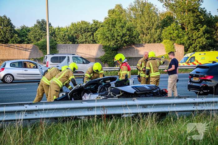 Zwaargewonde bij ernstig ongeval met Porsche