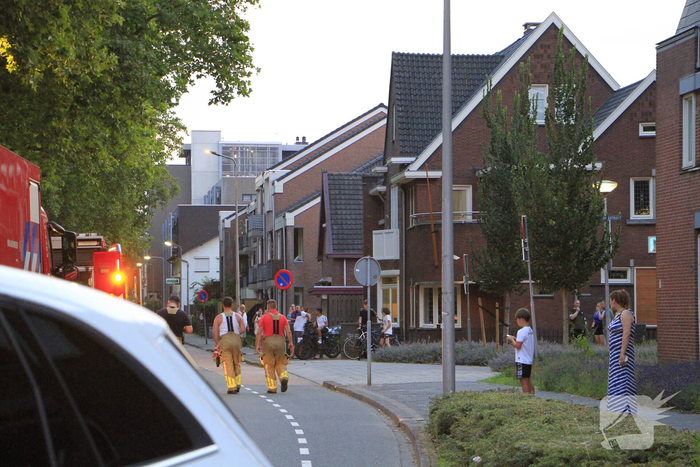 Auto volledig uitgebrand op parkeerplaats