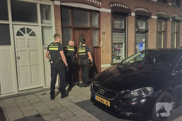 Meerdere slachtoffers door pepperspray, politie valt woning binnen