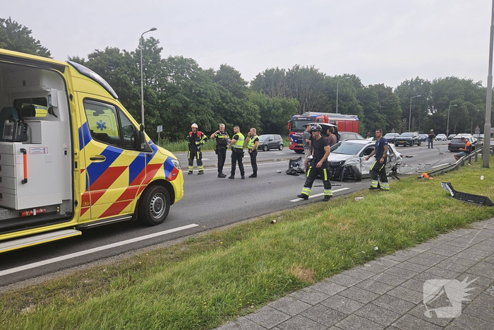 Twee auto's total-loss na aanrijding