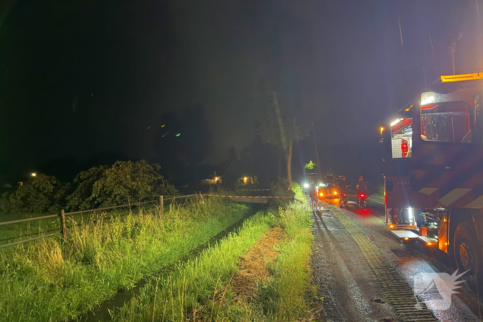 Omgewaaide bomen zorgen voor inzet brandweer