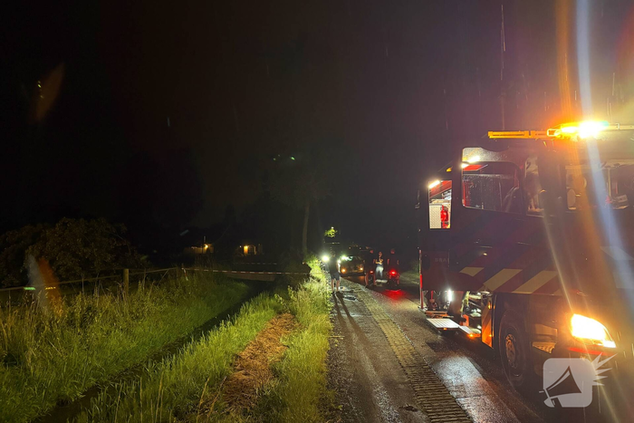 Omgewaaide bomen zorgen voor inzet brandweer