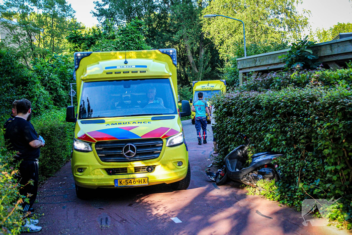Flink ongeval tussen fatbiker en scooterrijder