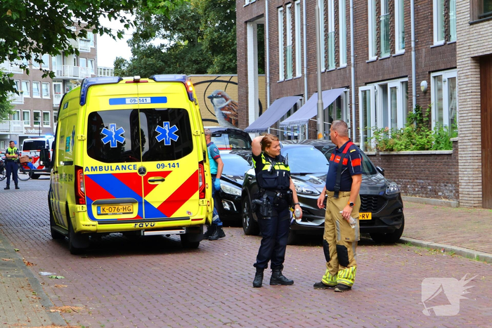 Brand in flatwoning veroorzaakt zwarte rookwolken