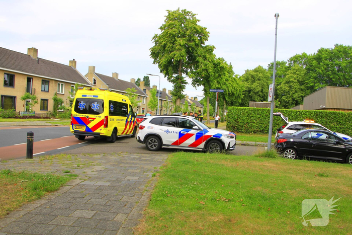 Scooterbestuurder gewond na aanrijding met auto