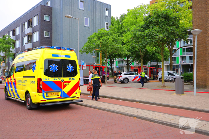 Brand in flatwoning leidt tot evacuatie