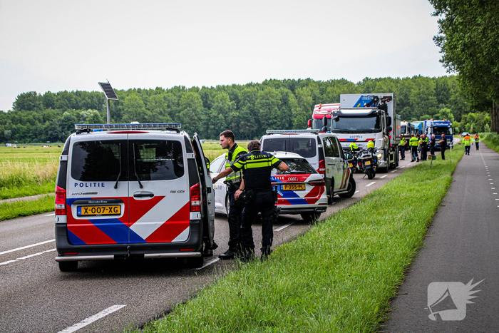 Motorrijder overleden bij ernstig ongeval met vrachtwagen
