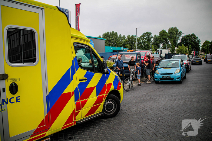 Kind op fiets aangereden door automobilist