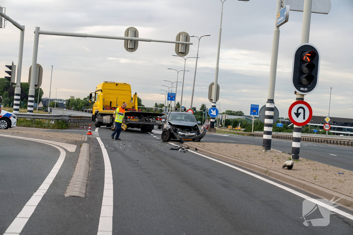 Vrouw naar ziekenhuis na aanrijding