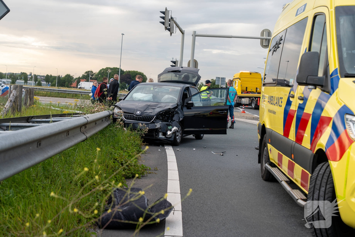 Vrouw naar ziekenhuis na aanrijding