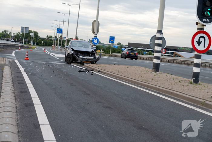 Vrouw naar ziekenhuis na aanrijding