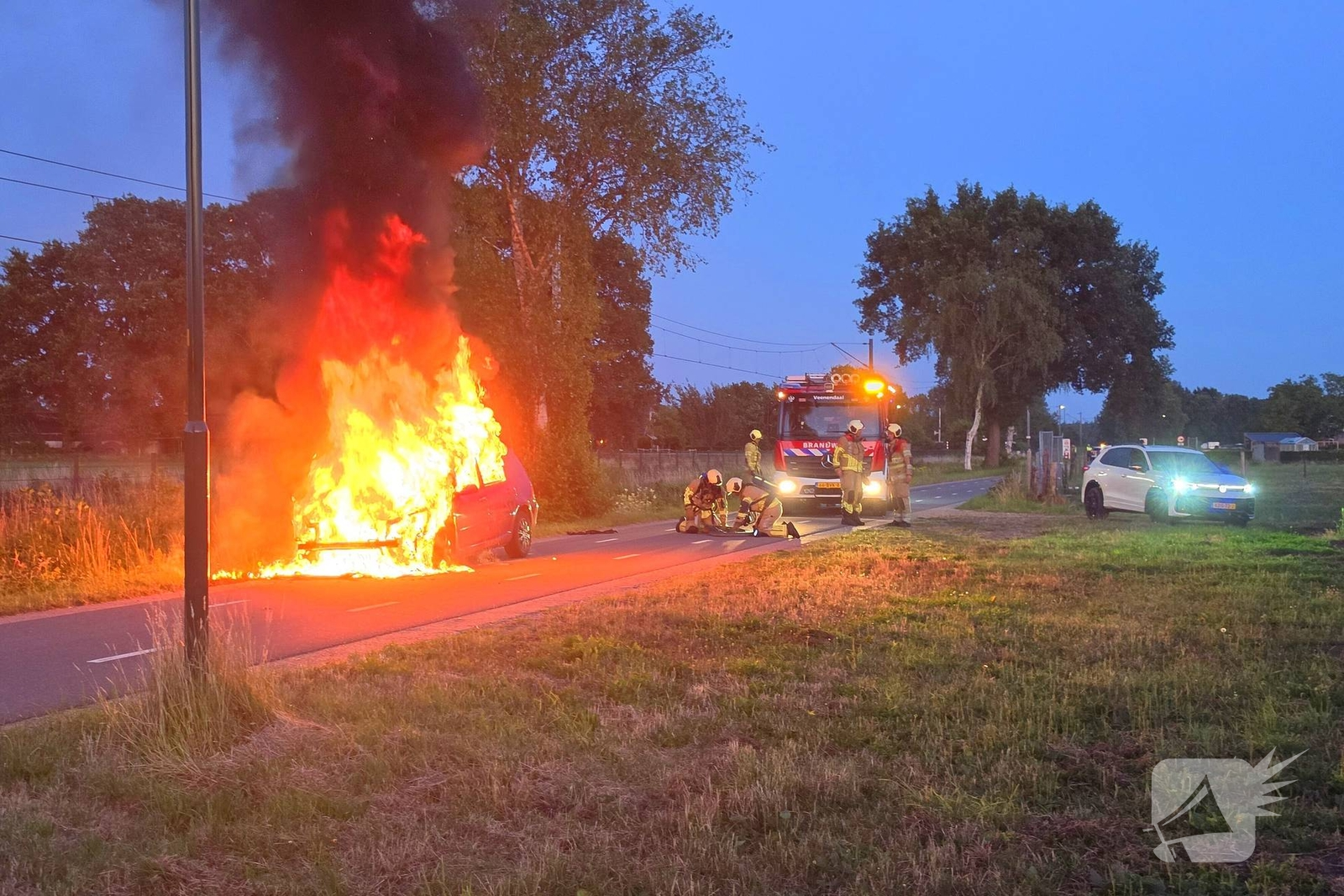 Auto volledig verwoest door brand