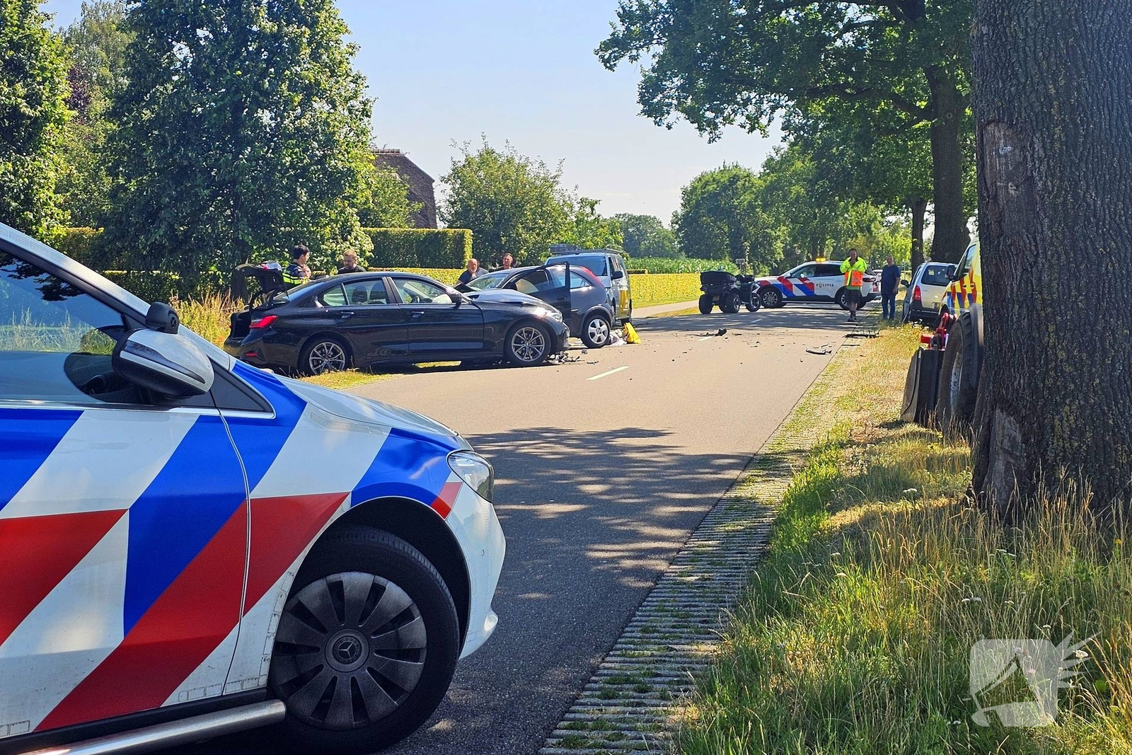 Gewonde na aanrijding tussen twee voertuigen