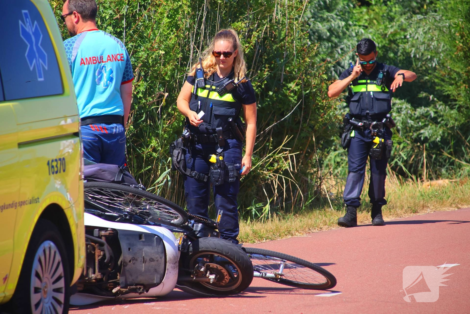 Scooterrijder en fietser in botsing op fietspad