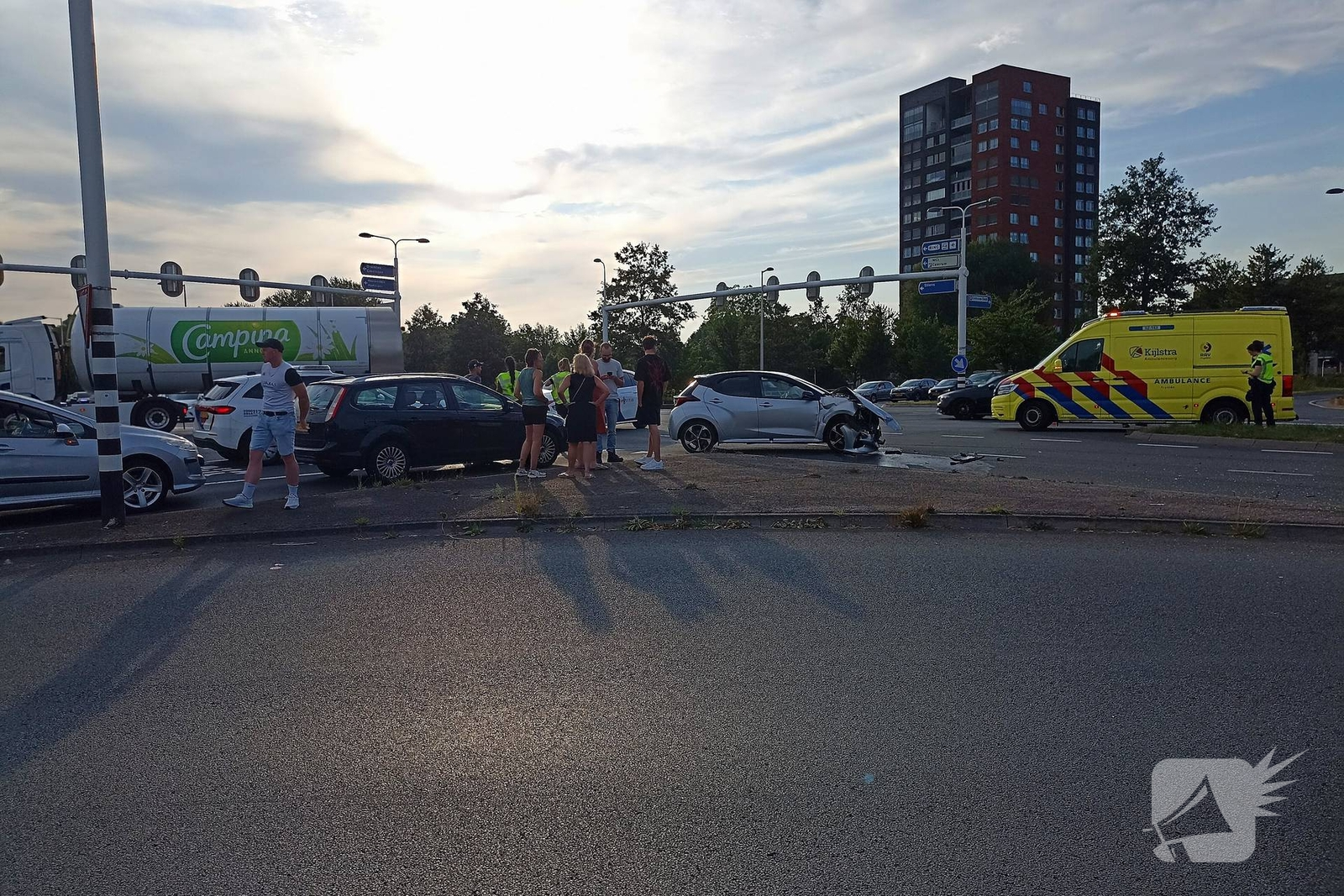 Hulpdiensten ingeschakeld na aanrijding