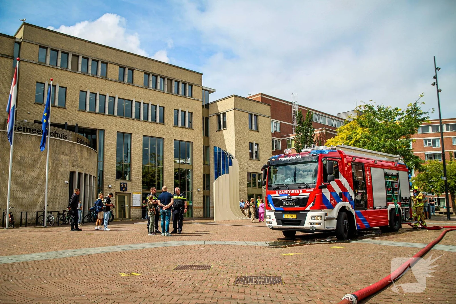 Politie onderzoekt brandstichting in gemeentehuis