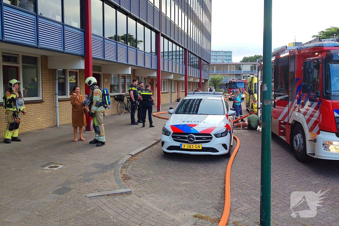 Brand in flatwoning leidt tot ontruiming