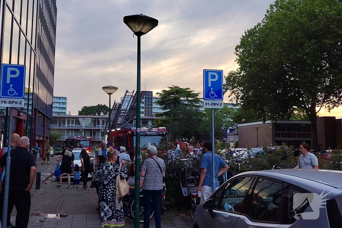 Brand in flatwoning leidt tot ontruiming