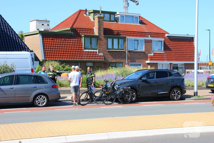 Fietser gewond bij botsing met personenauto