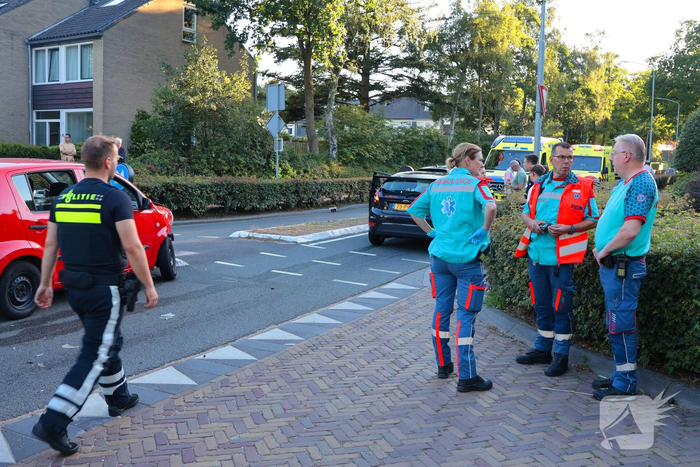 Botsing tussen twee voertuigen op een kruising