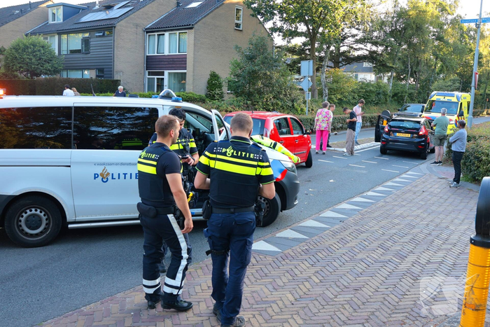 Botsing tussen twee voertuigen op een kruising