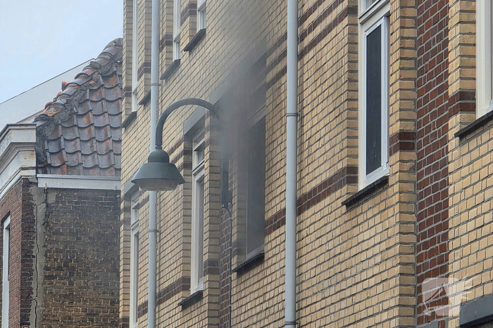 Brand in woning leidt tot rookontwikkeling