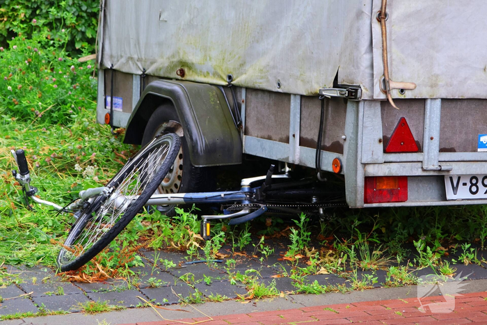 Fietser gewond bij aanrijding met losgeschoten aanhanger