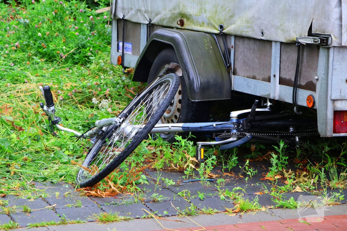 Fietser gewond bij aanrijding met losgeschoten aanhanger