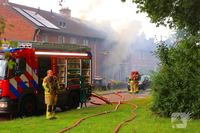 Explosie verwoest gevel en dak van woning