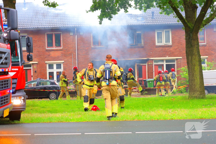 Explosie verwoest gevel en dak van woning