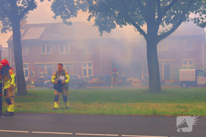 Explosie verwoest gevel en dak van woning