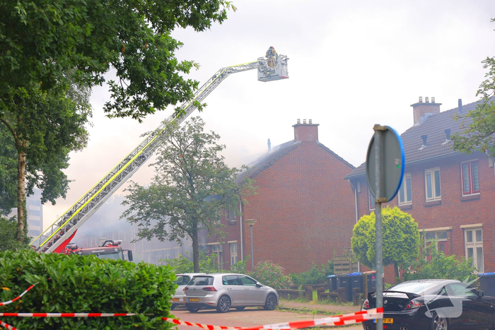Explosie verwoest gevel en dak van woning
