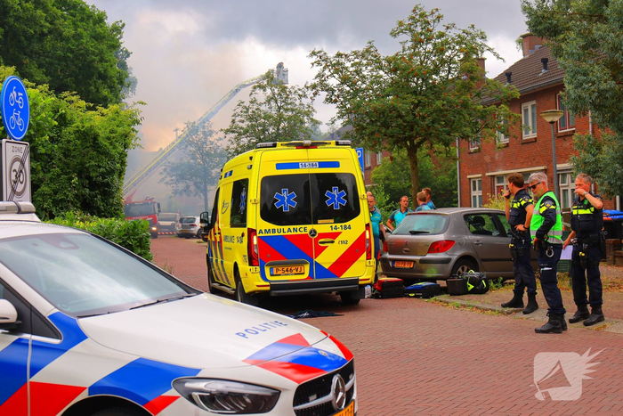 Explosie verwoest gevel en dak van woning