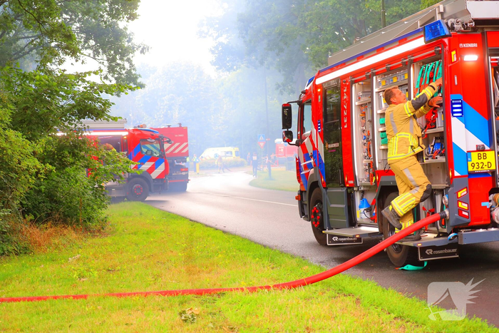 Explosie verwoest gevel en dak van woning