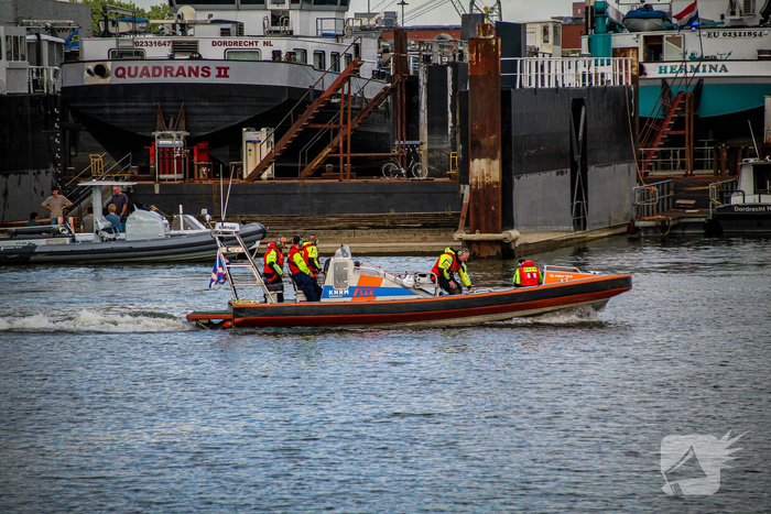 Brand in binnenvaartschip leidt tot rookontwikkeling